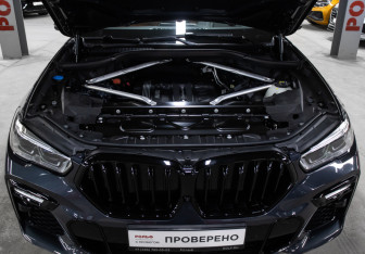 Подержанный автомобиль BMW X6 2020 года (9 фото)