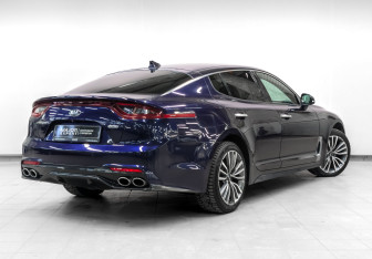 Подержанный автомобиль Kia Stinger 2019 года (5 фото)