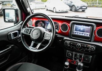 Подержанный автомобиль Jeep Wrangler 2021 года (9 фото)
