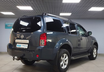 Подержанный автомобиль Nissan Pathfinder 2008 года (5 фото)