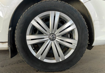 Подержанный автомобиль Volkswagen Jetta Sedan 2015 года (17 фото)