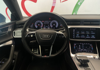 Подержанный автомобиль Audi A7 2021 года (13 фото)