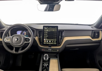 Новый Volvo XC60 2025 (10 фото)