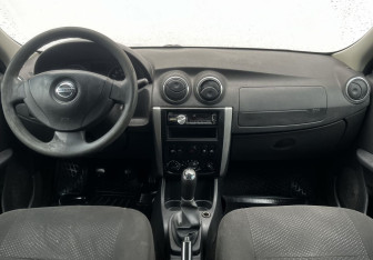 Подержанный автомобиль Nissan Almera Sedan 2014 года (12 фото)
