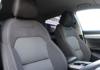Подержанный автомобиль Geely Coolray 2023 года (14 фото)