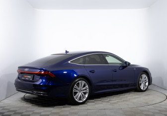 Подержанный автомобиль Audi A7 2021 года (5 фото)