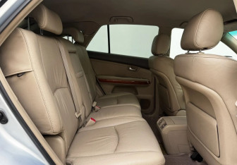 Подержанный автомобиль Lexus RX 2005 года (11 фото)