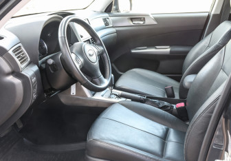Подержанный автомобиль Subaru Forester Suv 2011 года (16 фото)