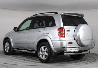 Подержанный автомобиль Toyota RAV4 2001 года (4 фото)