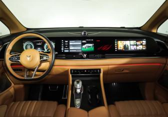 Подержанный автомобиль Voyah Dream 2023 года (14 фото)