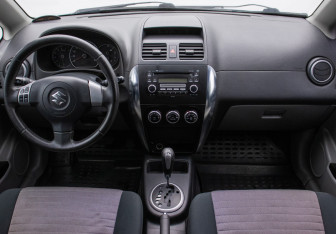Подержанный автомобиль Suzuki SX4 Hatchback 2008 года (13 фото)