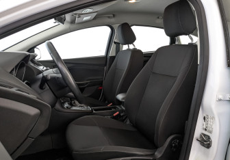 Подержанный автомобиль Ford Focus Hatchback 2018 года (19 фото)