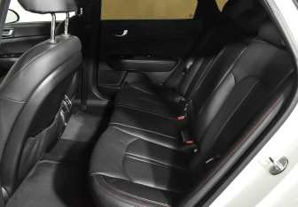 Подержанный автомобиль Kia Optima Sedan 2016 года (17 фото)