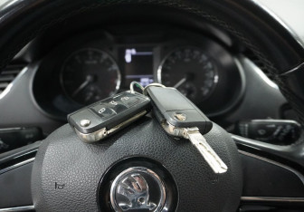 Подержанный автомобиль Skoda Octavia Liftback 2013 года (16 фото)