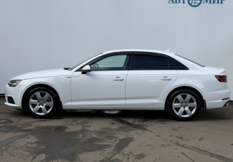 Подержанный автомобиль Audi A4 Sedan 2019 года (8 фото)