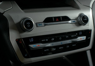 Подержанный автомобиль Ford Explorer 2020 года (16 фото)