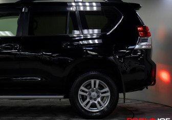 Подержанный автомобиль Toyota Land Cruiser Prado 2012 года (22 фото)