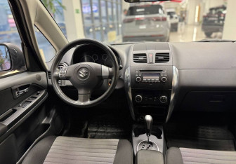 Подержанный автомобиль Suzuki SX4 Hatchback 2010 года (15 фото)