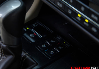 Подержанный автомобиль Lexus RX 2018 года (17 фото)