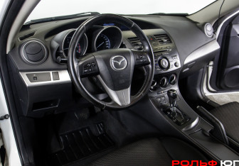 Подержанный автомобиль Mazda 3 Hatchback 2012 года (15 фото)