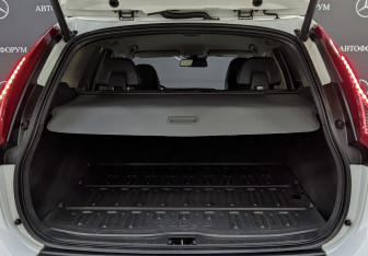 Подержанный автомобиль Volvo XC60 2013 года (10 фото)