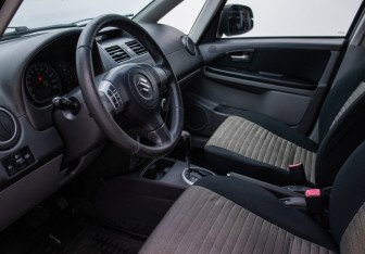 Подержанный автомобиль Suzuki SX4 Hatchback 2008 года (10 фото)