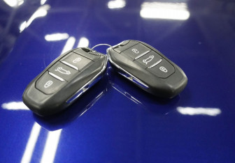 Подержанный автомобиль Peugeot 3008 2017 года (12 фото)