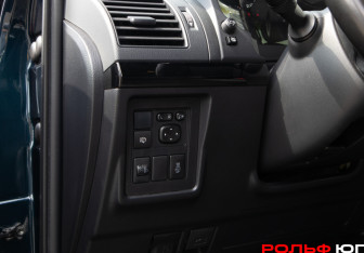 Подержанный автомобиль Toyota Land Cruiser Prado 2018 года (21 фото)