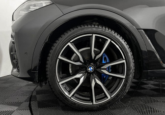 Подержанный автомобиль BMW X7 2019 года (7 фото)