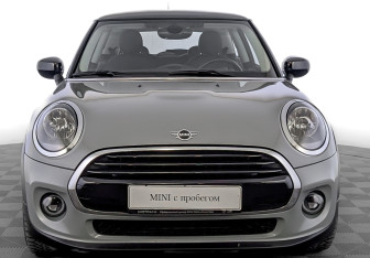 Подержанный автомобиль MINI Hatch 2021 года (2 фото)