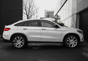 Подержанный автомобиль Mercedes-Benz GLE 2017 года (4 фото)