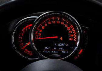 Подержанный автомобиль MINI Countryman 2021 года (15 фото)
