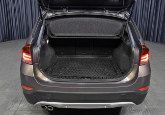 Подержанный автомобиль BMW X1 2013 года (9 фото)