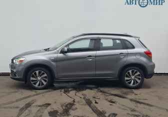 Подержанный автомобиль Mitsubishi ASX 2018 года (8 фото)