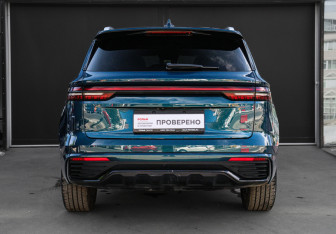 Подержанный автомобиль Geely Monjaro 2023 года (5 фото)