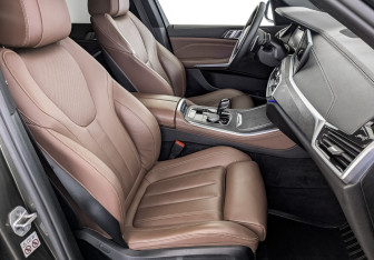 Подержанный автомобиль BMW X5 2021 года (24 фото)