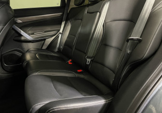 Подержанный автомобиль Geely Atlas Pro 2022 года (10 фото)