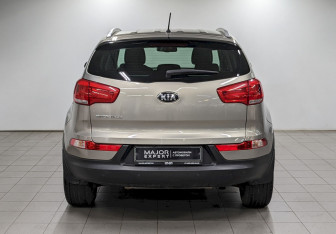 Подержанный автомобиль Kia Sportage 2014 года (6 фото)