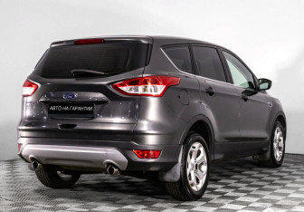 Подержанный автомобиль Ford Kuga 2016 года (3 фото)