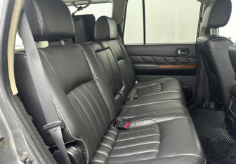 Подержанный автомобиль Nissan Patrol 2008 года (14 фото)