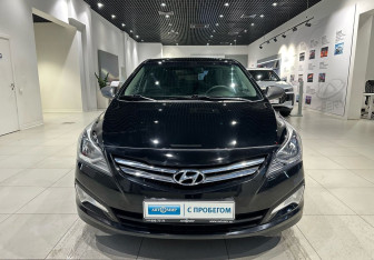 Подержанный автомобиль Hyundai Solaris Sedan 2016 года (2 фото)