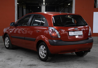 Подержанный автомобиль Kia Rio Hatchback 2008 года (7 фото)