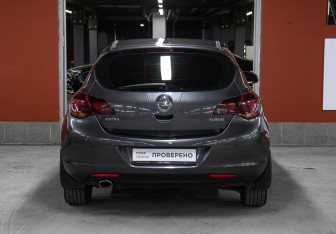 Подержанный автомобиль Opel Astra Hatchback 2011 года (6 фото)