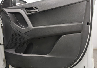 Подержанный автомобиль Hyundai Creta 2017 года (18 фото)