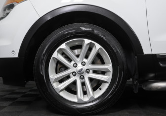Подержанный автомобиль Ford Explorer 2013 года (29 фото)
