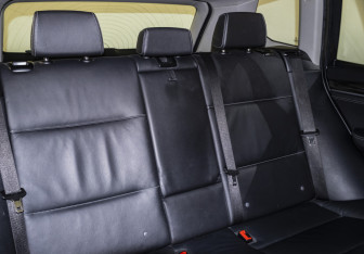 Подержанный автомобиль BMW X3 2015 года (15 фото)