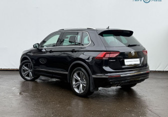 Подержанный автомобиль Volkswagen Tiguan 2019 года (7 фото)