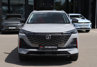 Подержанный автомобиль Changan CS55PLUS 2023 года (2 фото)