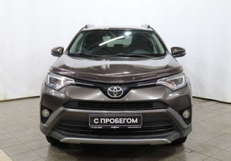 Подержанный автомобиль Toyota RAV4 2018 года (2 фото)