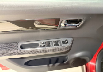 Подержанный автомобиль Suzuki Swift Hatchback 2007 года (12 фото)
